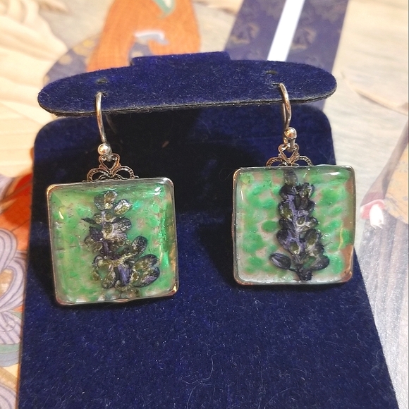 MzMax Resin Designs Natural Purple Lavender Earrings - Picture 2 of 8